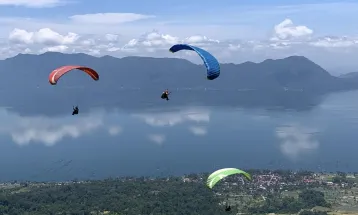 Excitement at One of The highest Paragliding Sites in Southeast Asia