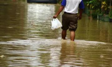 Dampak Hujan Terus Menerus, Banjir Rendam 16 RT di Jakarta