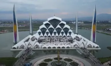 Al Jabbar Mosque, One of the Most Favorite Religious Tourism Destinations in Bandung