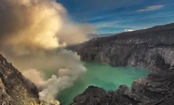 WNA Kecelakaan, Spot Foto di Kawah Ijen Ditutup