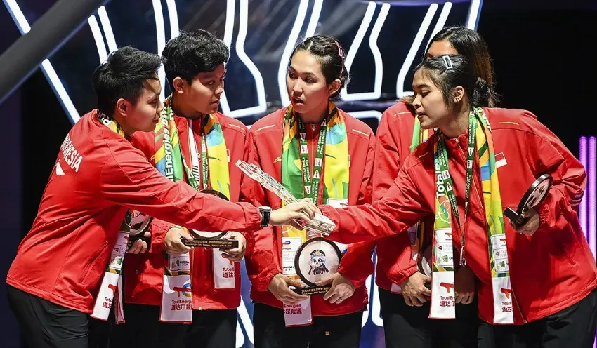 Jadi Runner Up di Piala Thomas dan Uber 2024, Menpora Dito: “Saya Tetap Bangga”