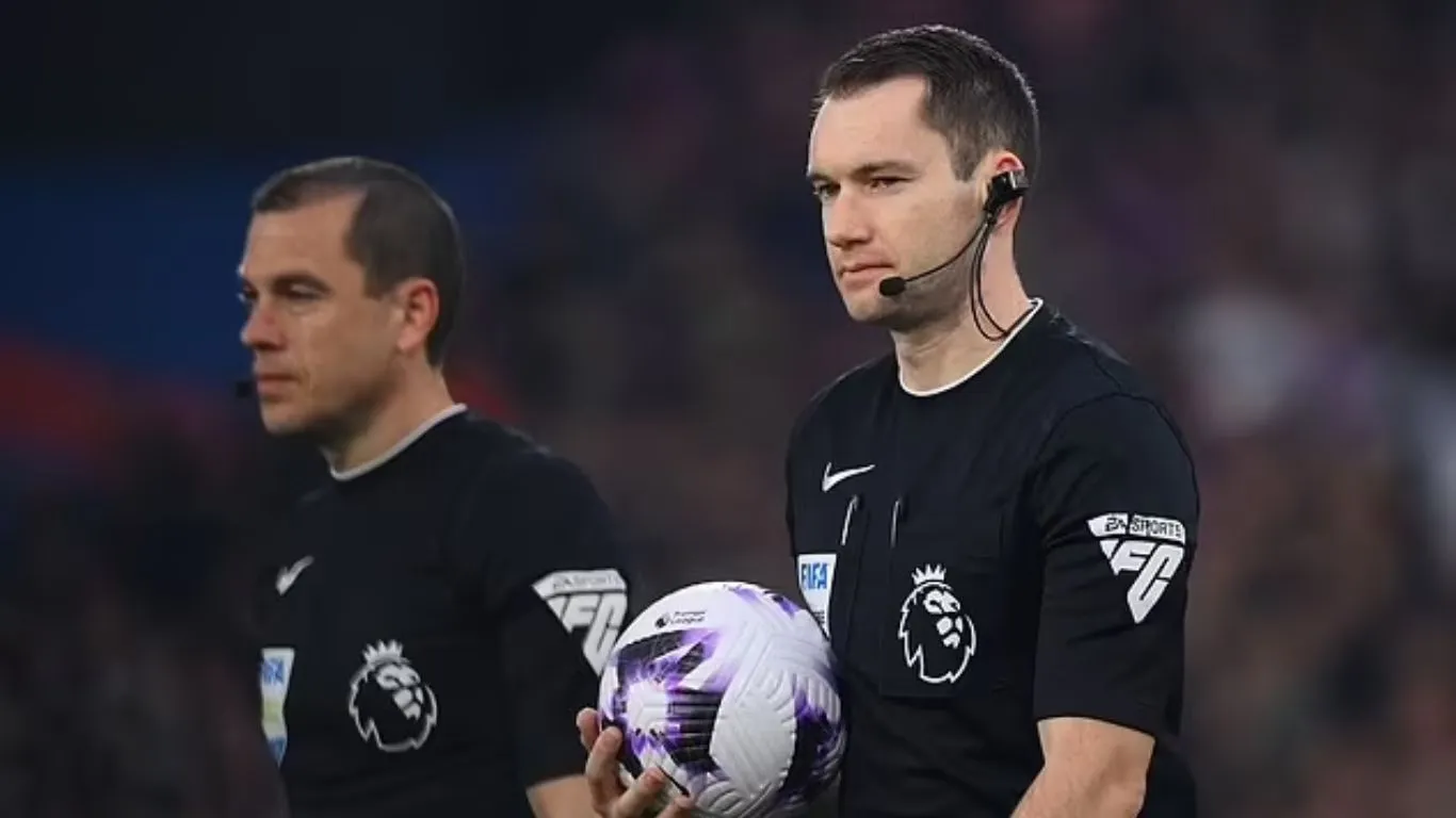 Wasit Liga Inggris Gunakan Teknologi Kamera Kepala