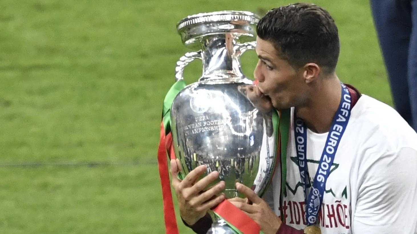 Cristiano Ronaldo dan Euro 2016: Musnahnya Nasib Sial Megabintang Portugal di Piala Eropa