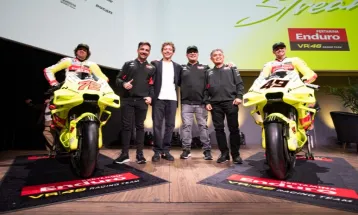 Jelang MotoGP Indonesia 2024, Dua Pembalap Pertamina Enduro VR46 Racing Team Datang ke Bali