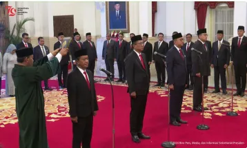 Jokowi Reshuffle Kabinet, Lantik 3 Menteri dan 1 Wamen Baru