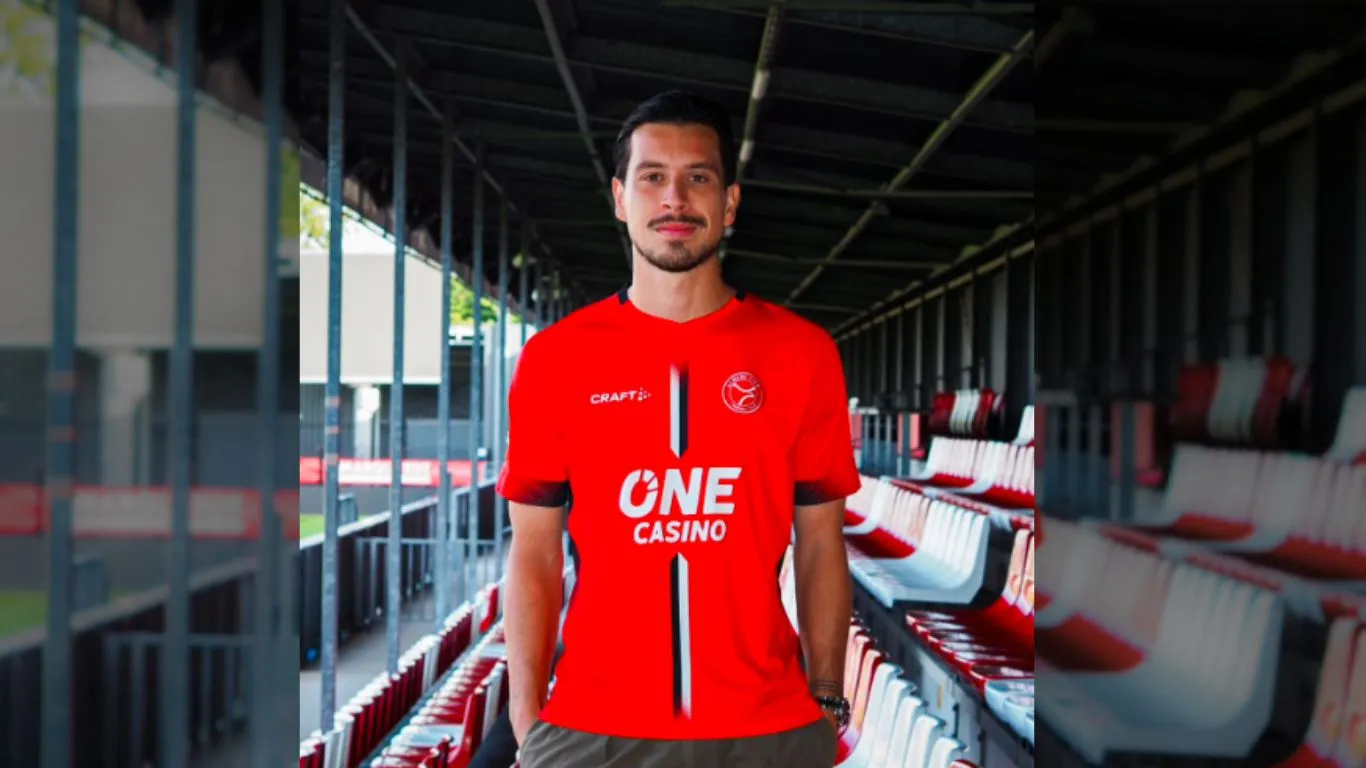 Thom Haye Resmi Bergabung dengan Klub Almere City FC