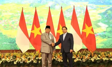 Prabowo Meets Vietnamese Prime Minister to Strengthen Regional Stability