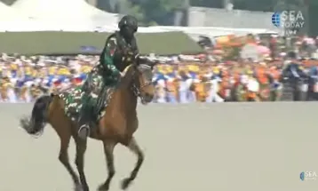 Horse Cavalry Detachment Displays Skills at the 79th Indonesian Armed Forces Anniversary