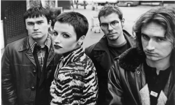 Kisah Dibalik Lagu The Cranberries “Dreams”: Lagu Cinta Manis yang Pernah Ditulis Dolores O’Riordan