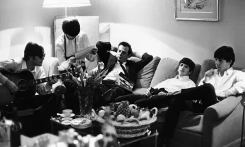 Kisah Brian Epstein: Otak Genius di Balik Mendunianya The Beatles