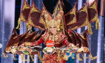 Nova Liana Tampil Memukau dalam Balutan “The Royal Flavors of Payakumbuah” di Miss Grand International 2024