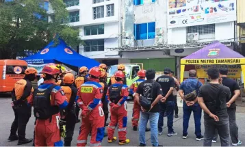 Delapan Jenazah Korban Kebakaran Glodok Plaza Dievakuasi ke RS Polri