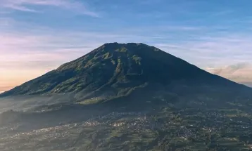 Pendakian Merbabu via Thekelan dan Wekas Buka Kembali 11 Maret 2025