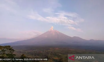 Gunung Semeru Kembali Erupsi Rabu Pagi, Letusan hingga 1.000 Meter