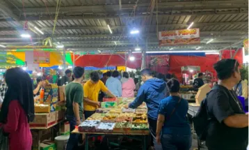 Sentra Kue Subuh di Pasar Senen Jadi Destinasi Berburu Takjil Ramadan